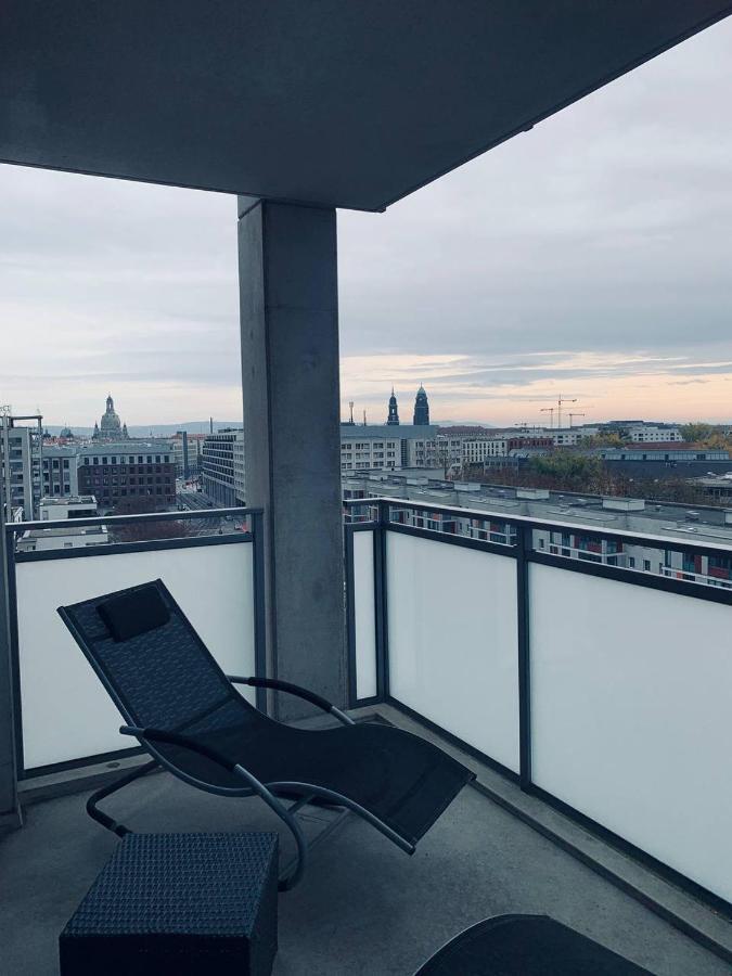 Apartment Mit Penthouse Charakter In Dresden Bagian luar foto